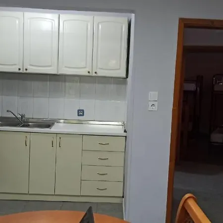 旅馆 Royal Opposite Nalu Bar *