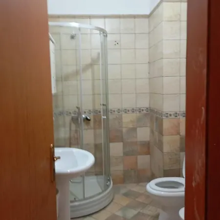 Royal Ostello Tirana